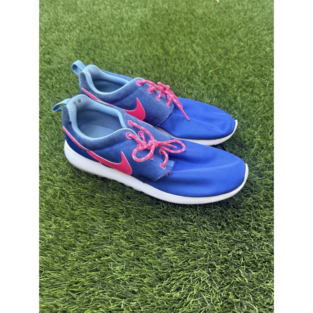 Nike Roshe One Running Shoes Youth Size 7Y Women